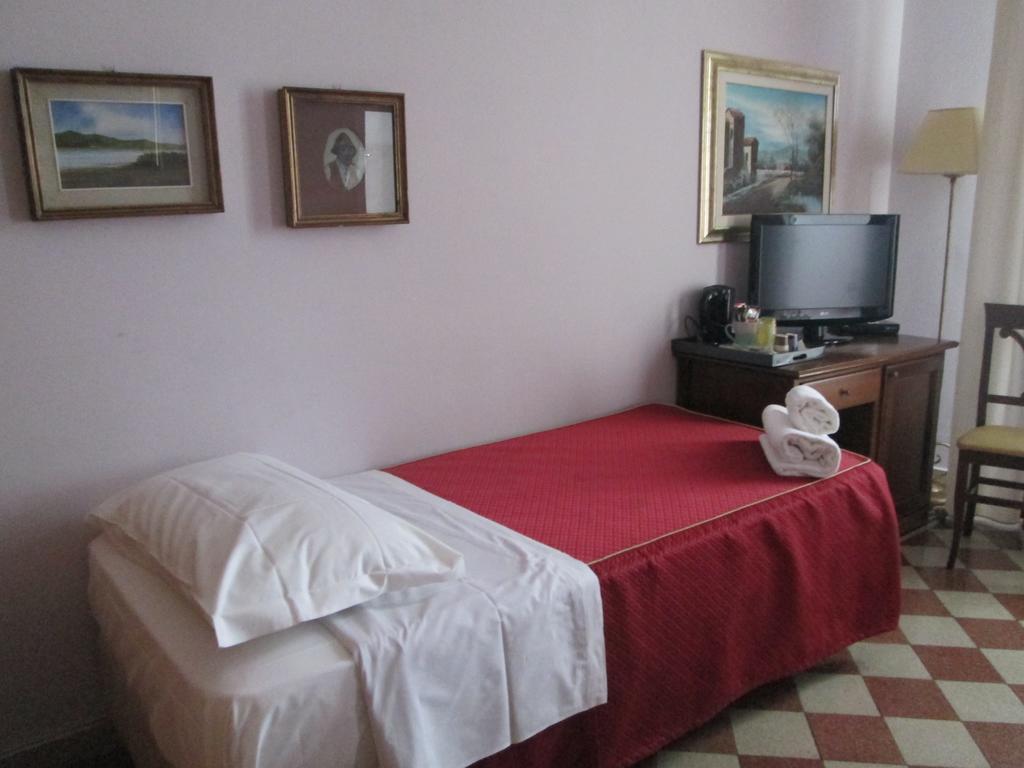 Astrid Hotel Florenz Exterior foto